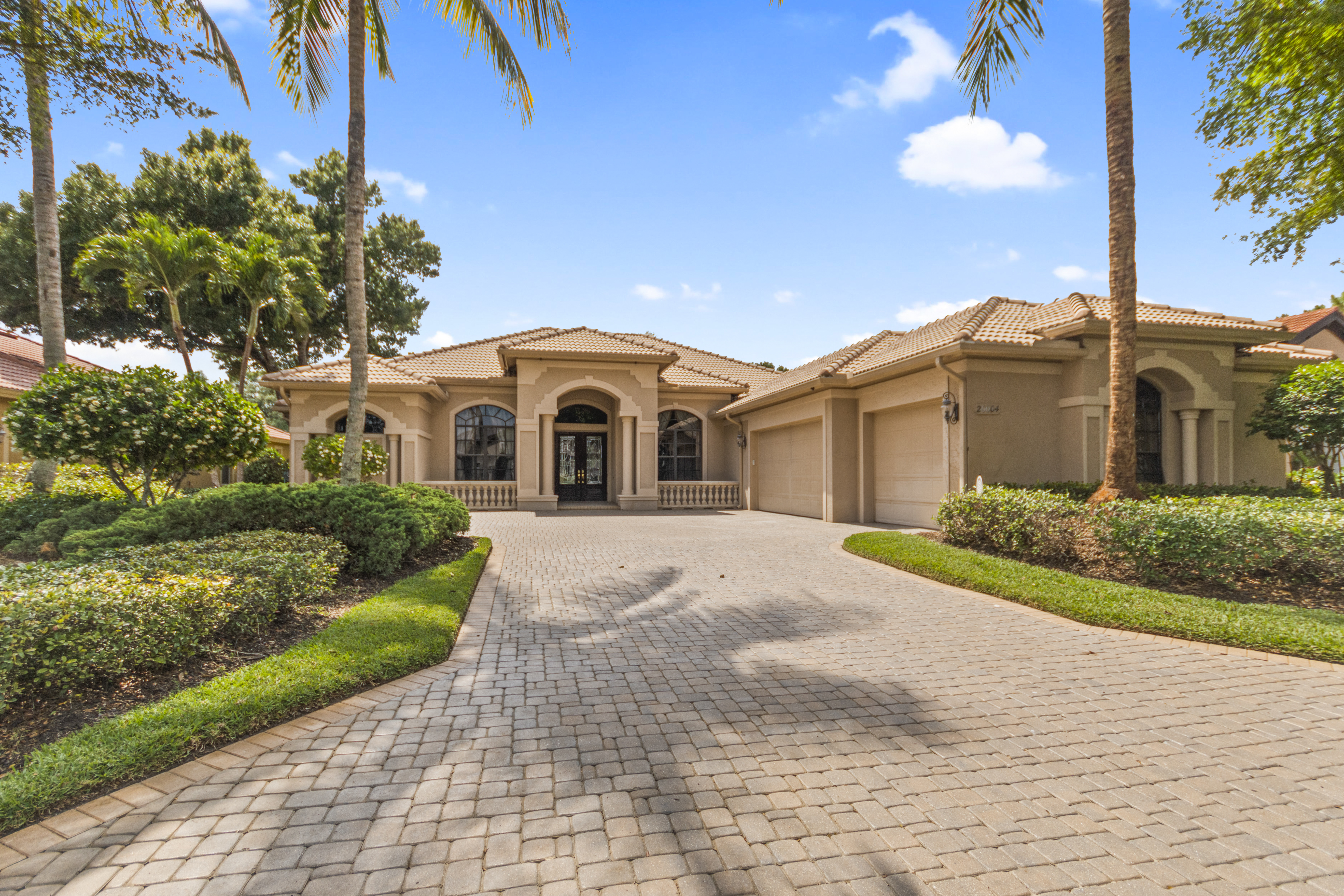 20004 Oak Fairways Court, Estero