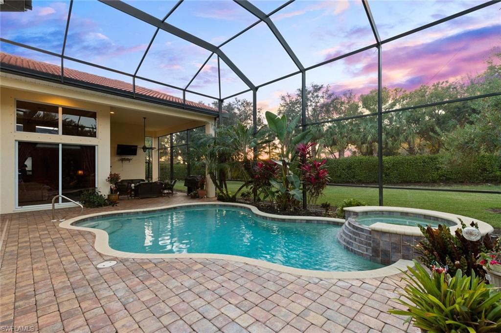 19384 La Serena Dr, Estero