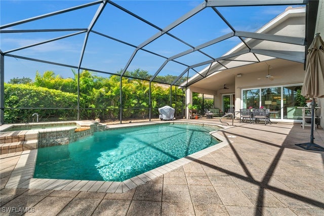 8847 Largo Mar Dr, ESTERO